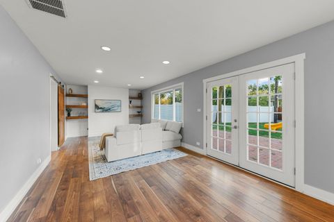 Tiny photo for 314 Brookside Circle, Wheaton, IL 60187 (MLS # 12499684)