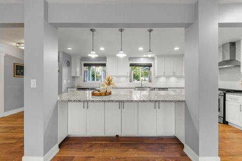 Tiny photo for 314 Brookside Circle, Wheaton, IL 60187 (MLS # 12499684)