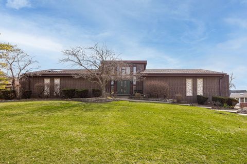 Tiny photo for 8405 Carriage Green Drive, Darien, IL 60561 (MLS # 12600119)