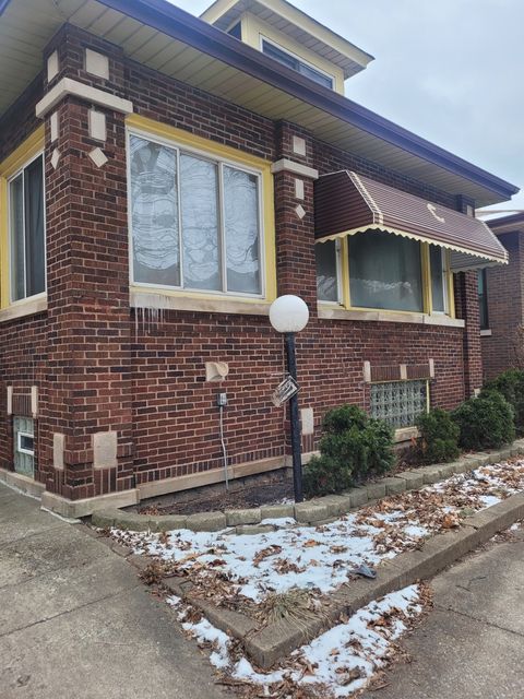 Photo of 7639 S Cornell Avenue, Chicago, IL 60649 (MLS # 12586194)