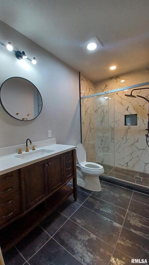 Tiny photo for 822 6th Avenue S, Clinton, IA 52732 (MLS # QC4260221)