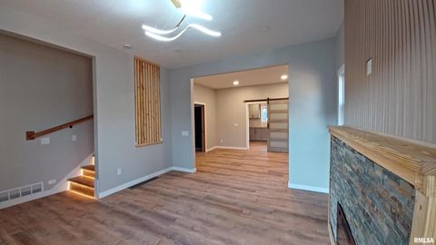 Tiny photo for 822 6th Avenue S, Clinton, IA 52732 (MLS # QC4260221)