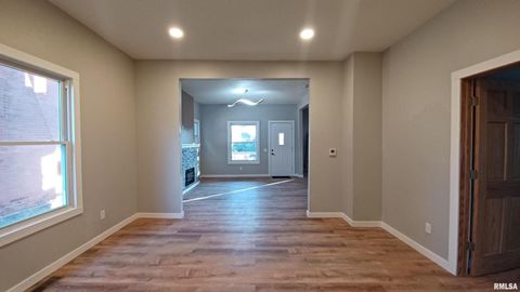 Tiny photo for 822 6th Avenue S, Clinton, IA 52732 (MLS # QC4260221)