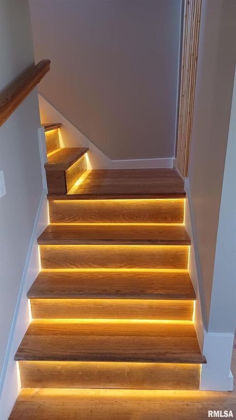 Tiny photo for 822 6th Avenue S, Clinton, IA 52732 (MLS # QC4260221)