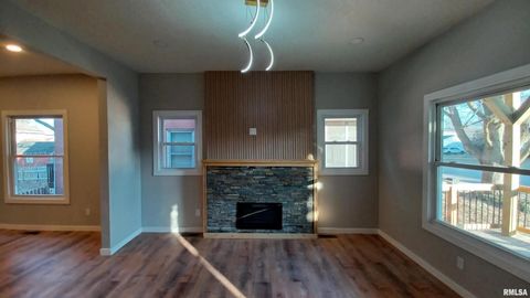 Tiny photo for 822 6th Avenue S, Clinton, IA 52732 (MLS # QC4260221)