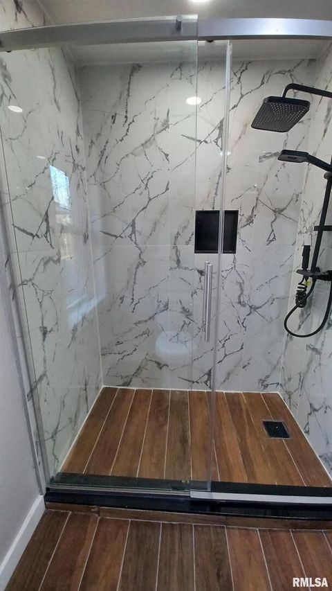 Tiny photo for 822 6th Avenue S, Clinton, IA 52732 (MLS # QC4260221)