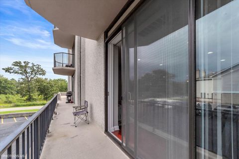 Tiny photo for 190 S WOOD DALE Road #200, Wood Dale, IL 60191 (MLS # 12522428)