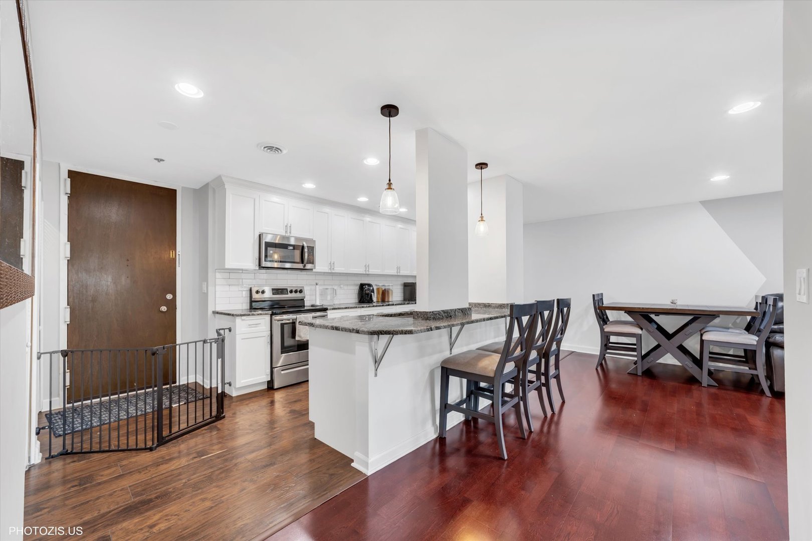 190 S WOOD DALE Road 200