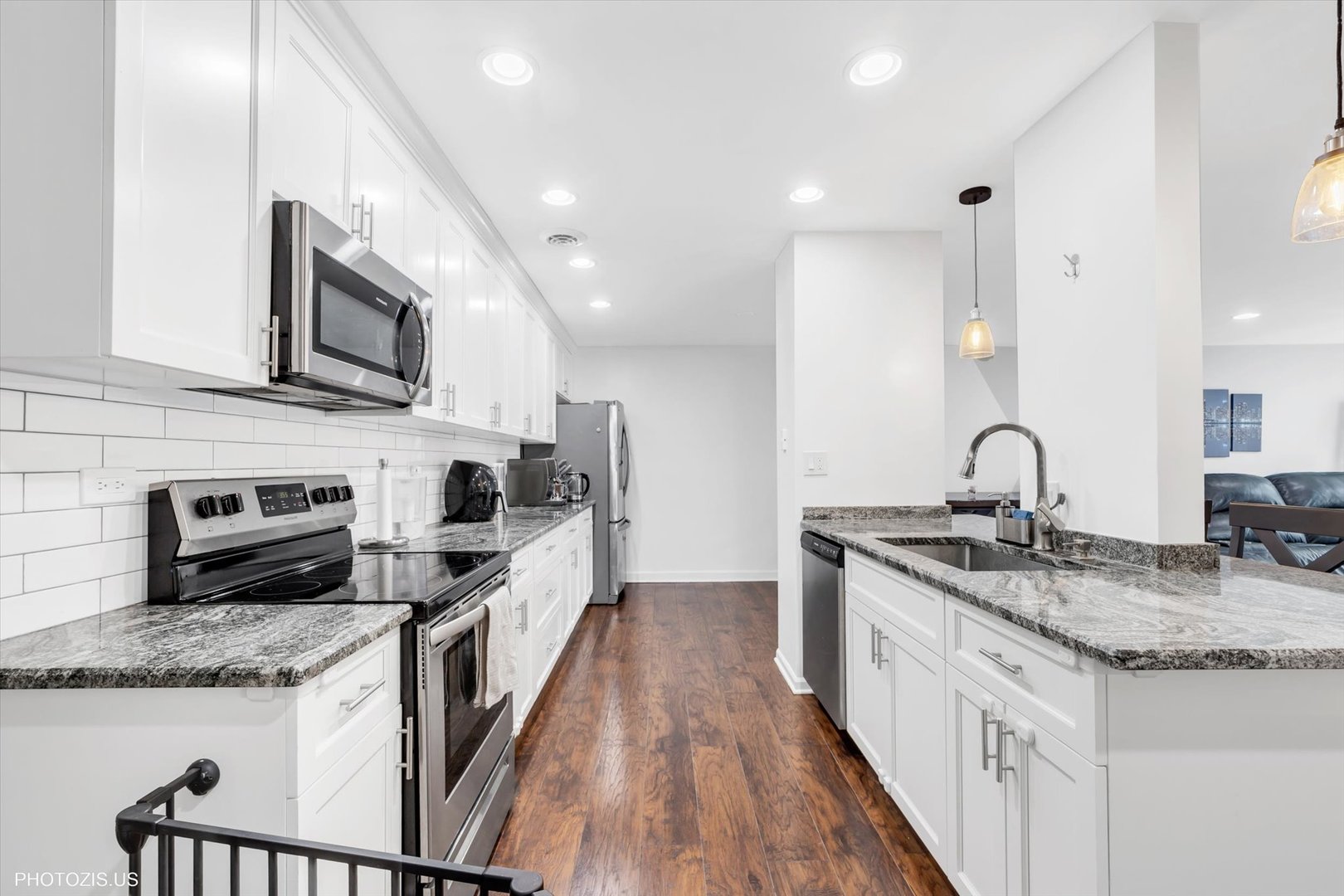 190 S WOOD DALE Road 200