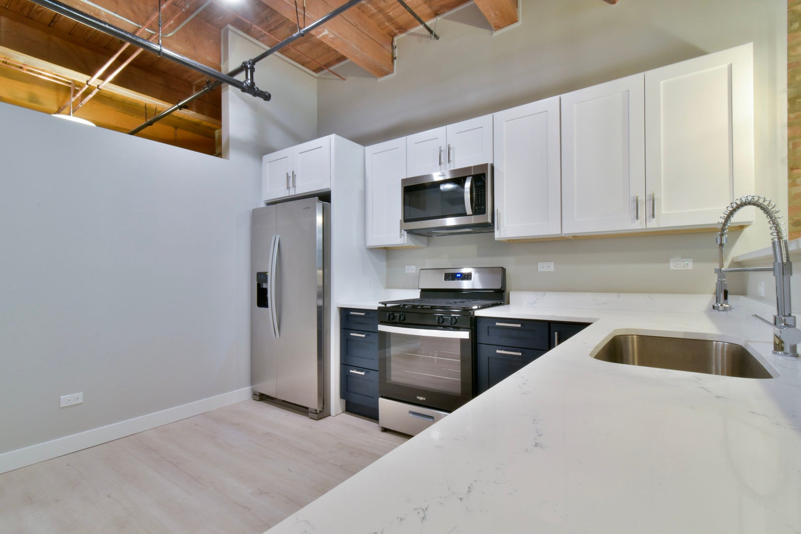 11 E Illinois Street 404