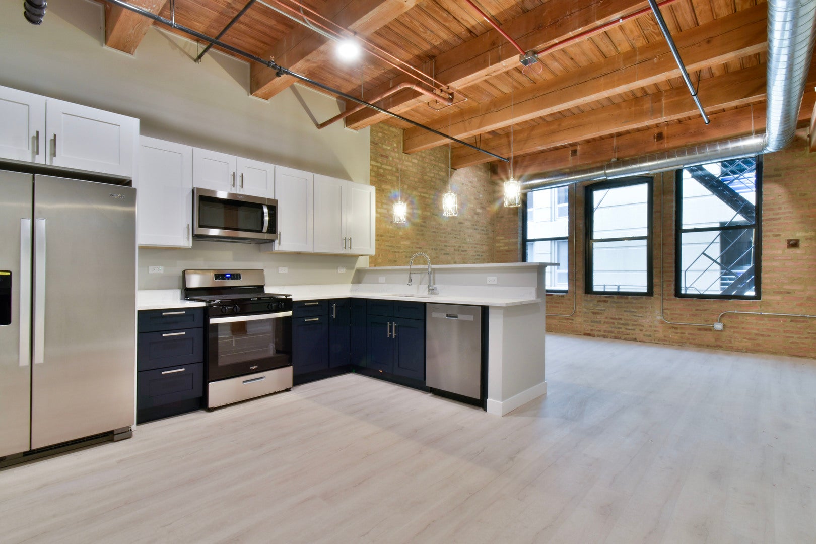 11 E Illinois Street 404