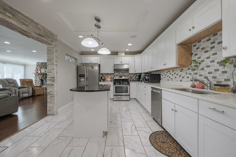 Tiny photo for 158 W Bradley Street, Des Plaines, IL 60016 (MLS # 12740716)
