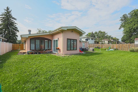 Tiny photo for 158 W Bradley Street, Des Plaines, IL 60016 (MLS # 12740716)