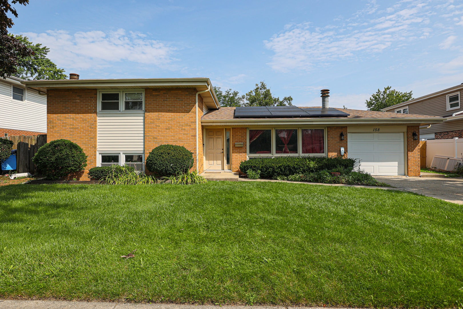 158 W Bradley Street