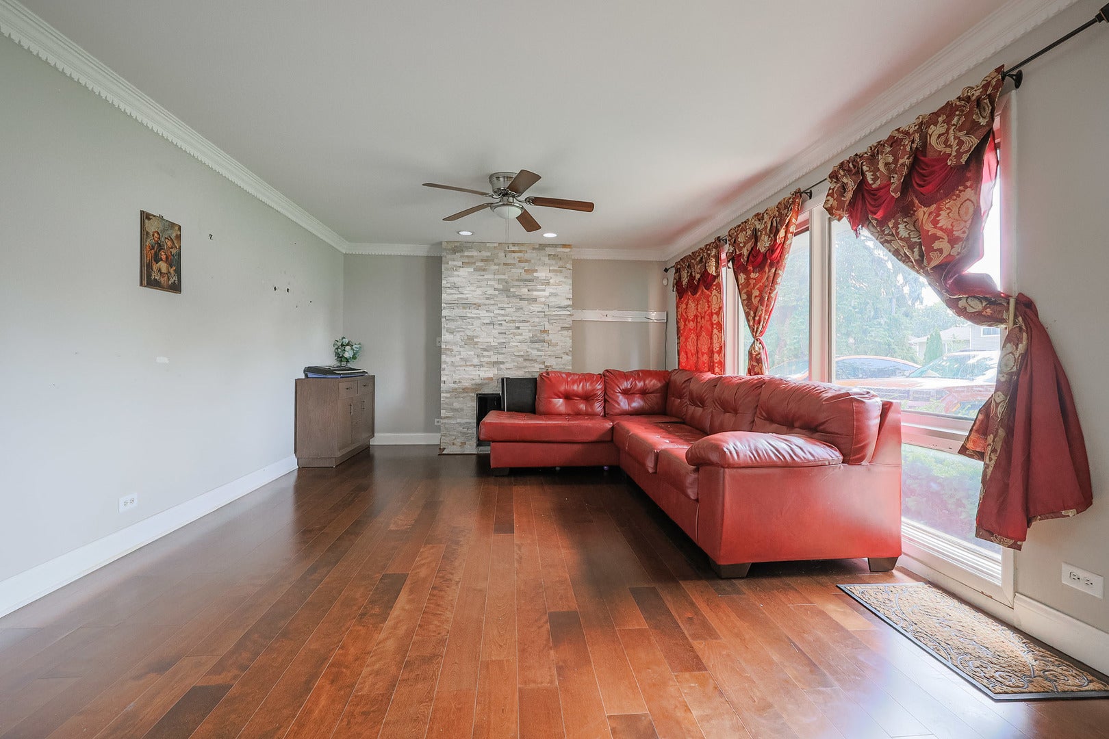 158 W Bradley Street