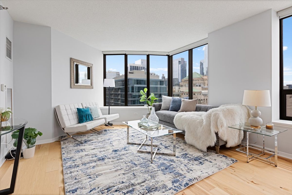 400 N La Salle Drive 2808