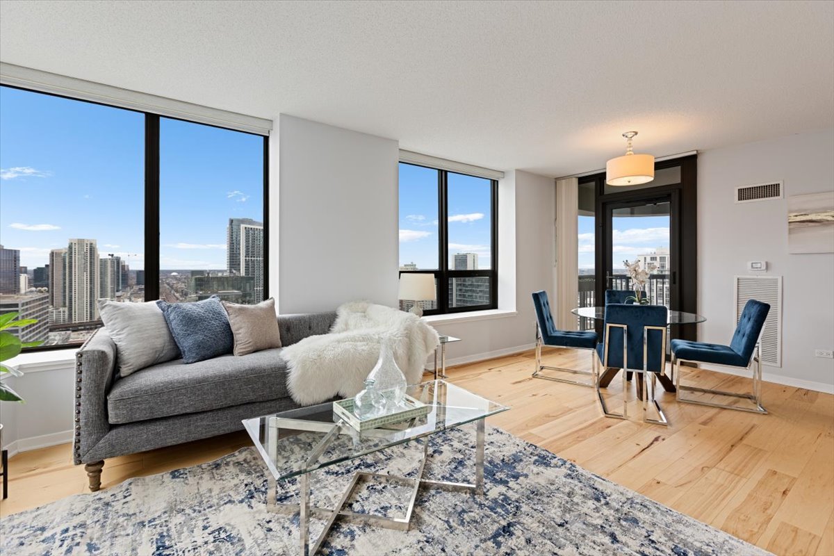 400 N La Salle Drive 2808