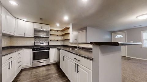 Tiny photo for 1410 S Mattis Avenue, Champaign, IL 61821 (MLS # 12507217)