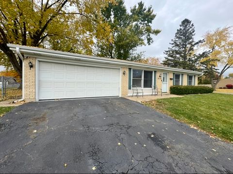 Photo of 8112 S Applewood Court, Hanover Park, IL 60133 (MLS # 12516522)