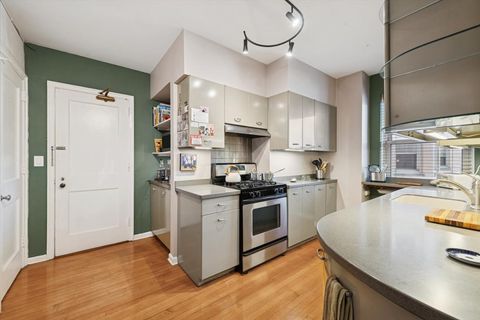 Tiny photo for 5555 N SHERIDAN Road #609, Chicago, IL 60640 (MLS # 12507832)