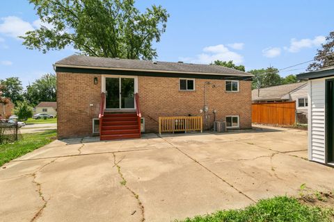 Tiny photo for 118 Windsor Lane, Glendale Heights, IL 60139 (MLS # 12615562)