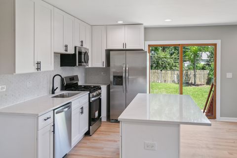 Tiny photo for 118 Windsor Lane, Glendale Heights, IL 60139 (MLS # 12615562)