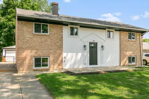 Photo of 118 Windsor Lane, Glendale Heights, IL 60139 (MLS # 12615562)