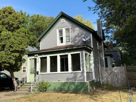 Photo of 1136 Jackson Street, Rockford, IL 61107 (MLS # 12487258)