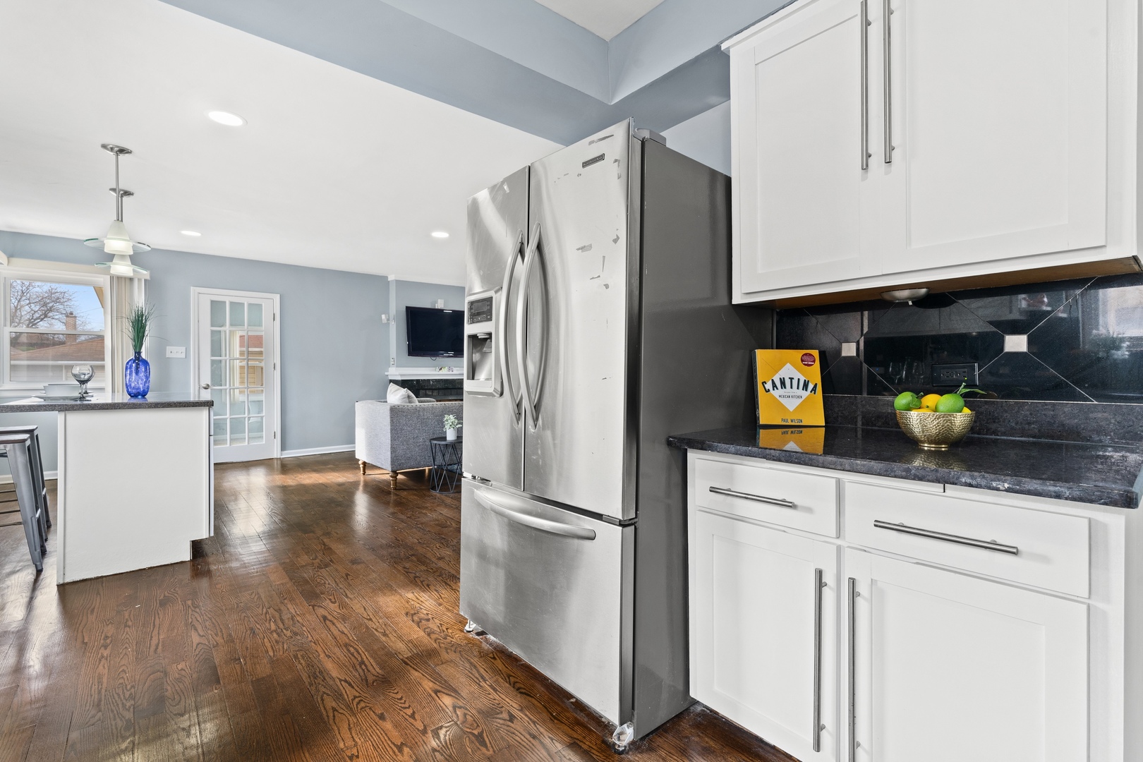 8914 S Chappel Avenue