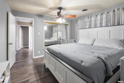 Tiny photo for 203 E Saint Louis Street, West Frankfort, IL 62896 (MLS # EB460371)