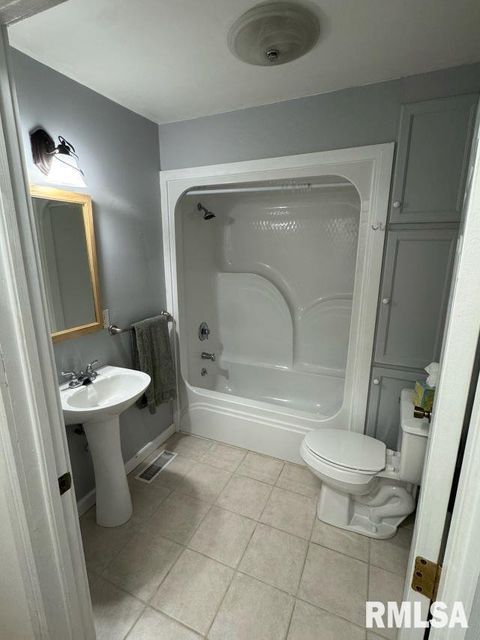 Tiny photo for 14290 E WINDSONG Road, Mt Vernon, IL 62864 (MLS # EB458868)