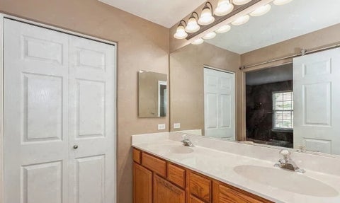 Tiny photo for 9411 Fountain Point Circle, Darien, IL 60561 (MLS # 12769192)