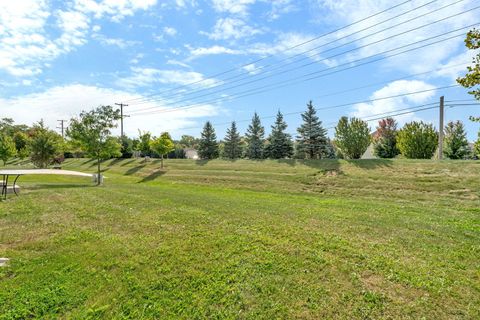 Tiny photo for 5815 Fairview Lane, Hoffman Estates, IL 60192 (MLS # 12465954)