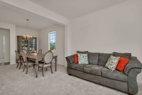 Tiny photo for 5815 Fairview Lane, Hoffman Estates, IL 60192 (MLS # 12465954)