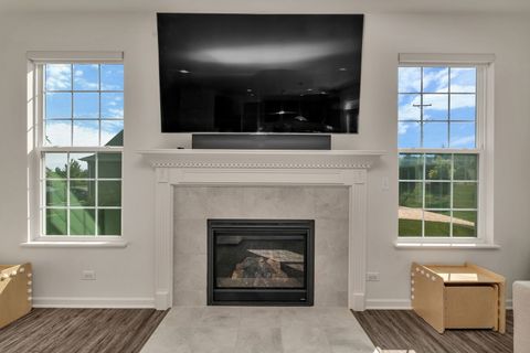 Tiny photo for 5815 Fairview Lane, Hoffman Estates, IL 60192 (MLS # 12465954)