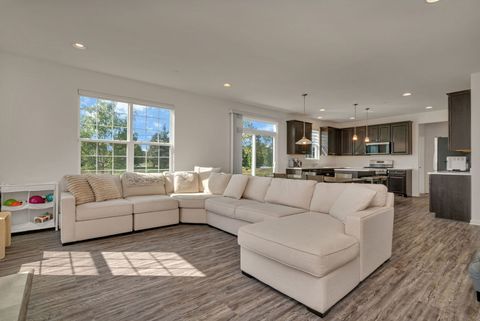 Tiny photo for 5815 Fairview Lane, Hoffman Estates, IL 60192 (MLS # 12465954)