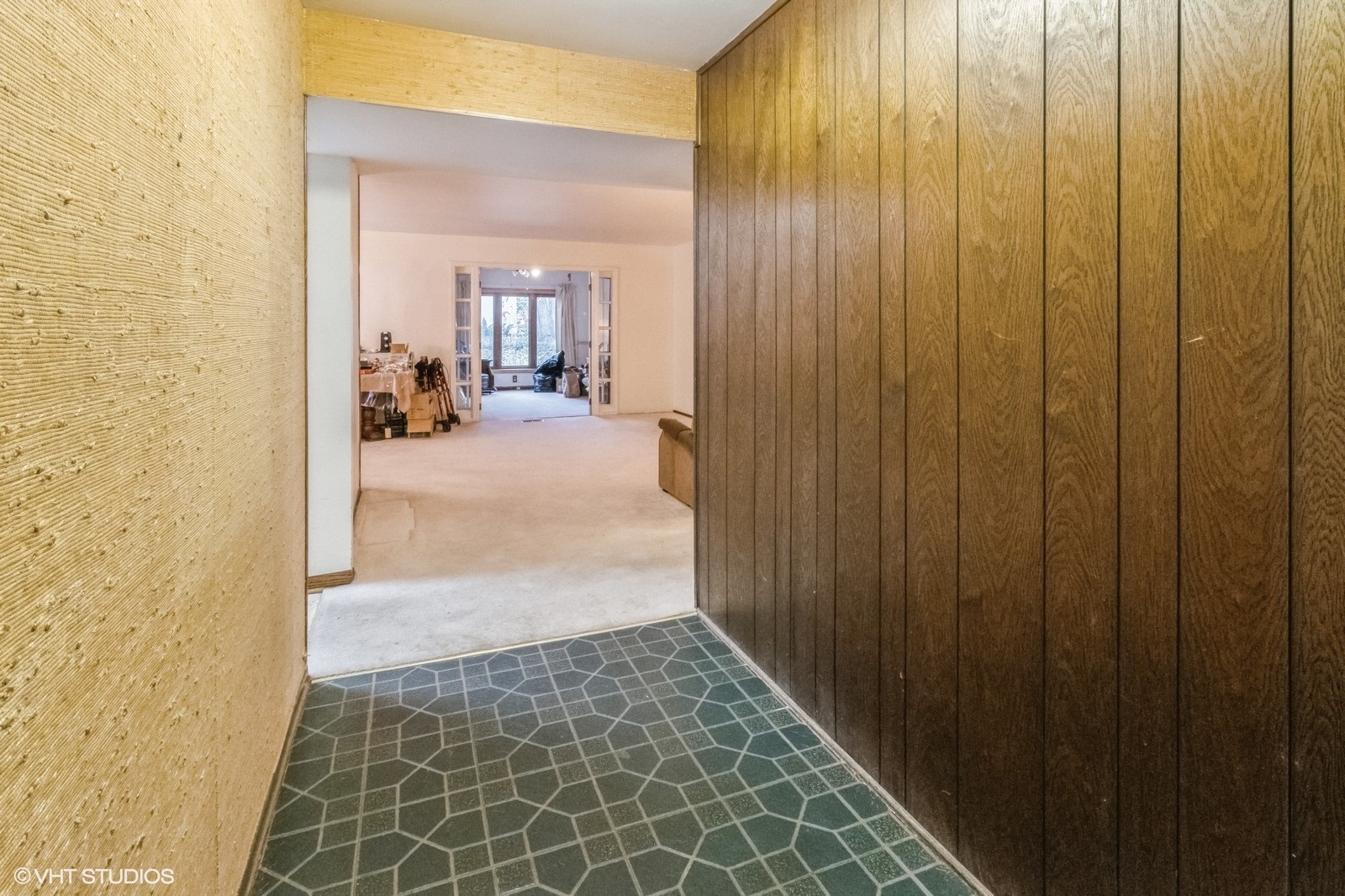 23W233 Cambridge Court