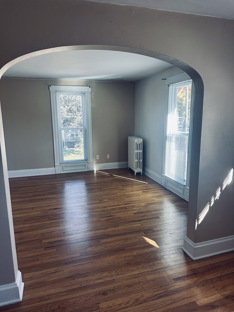 330 W Sycamore Street W 2E