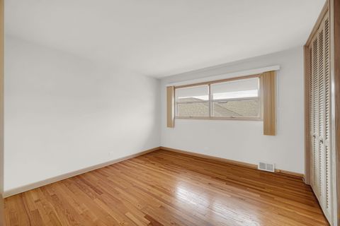 Tiny photo for 10916 Kingston Street, Westchester, IL 60154 (MLS # 12645729)