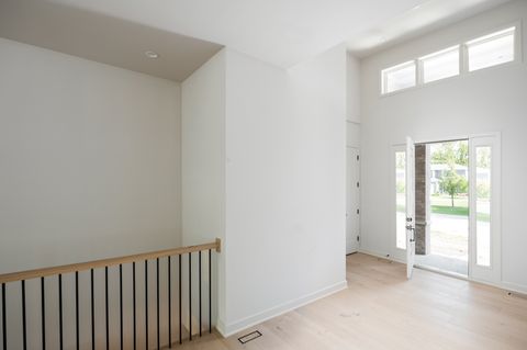 Tiny photo for 8 Heritage Drive, Highland Park, IL 60035 (MLS # 12381296)