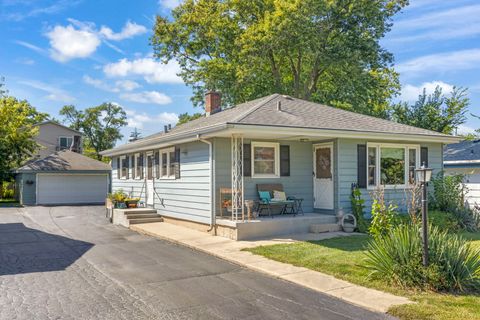 428 S Warwick Avenue Westmont IL 60559