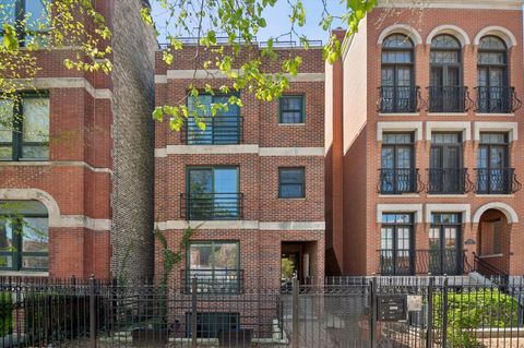 Photo of 2648 N Seminary Avenue #2, Chicago, IL 60614 (MLS # 12619495)