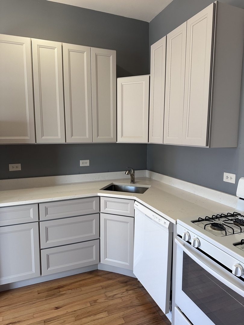 1215 W Grand Avenue 3F