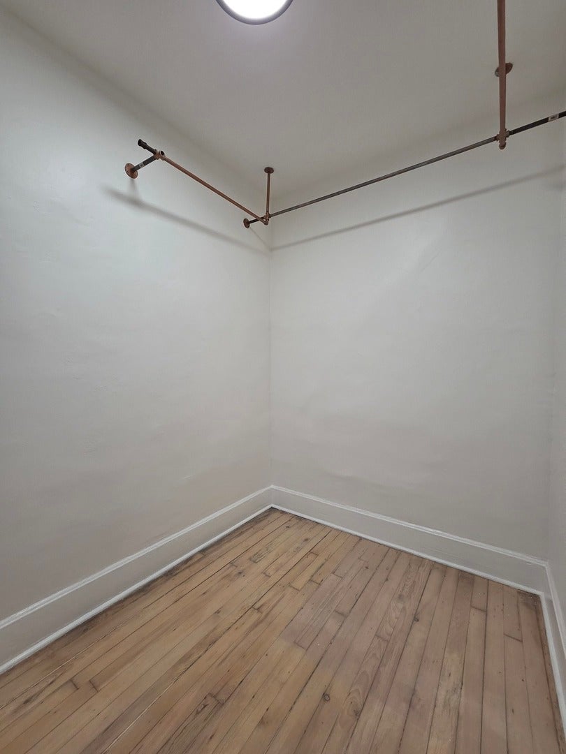 1036 W 18th Street 2F