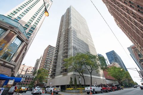 200 E Delaware Place 18F Chicago IL 60611