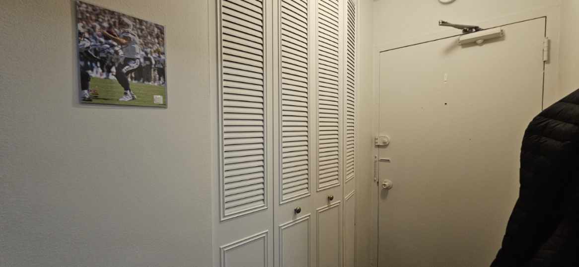 555 W CORNELIA Avenue 2003