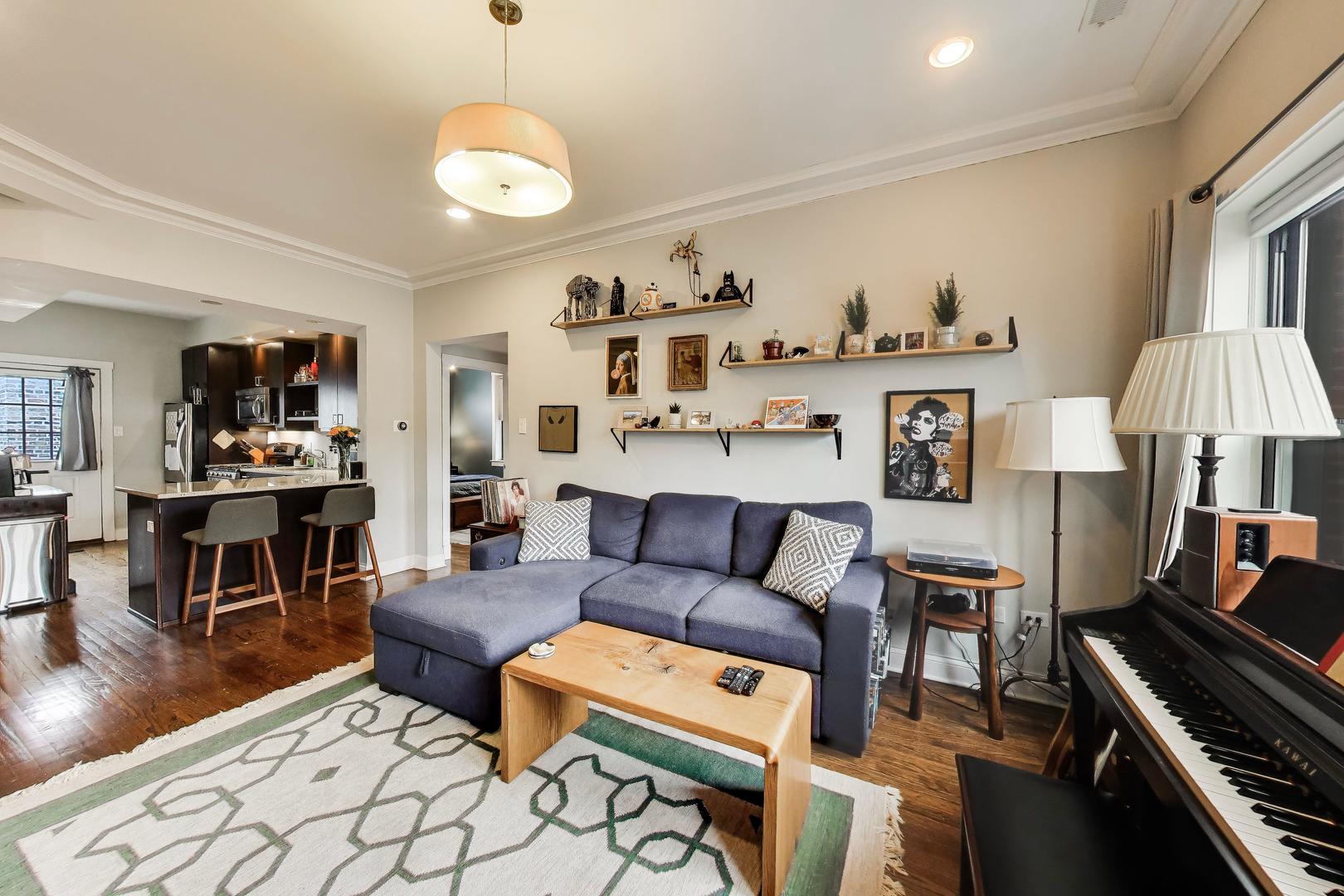 1408 W CATALPA Avenue 3