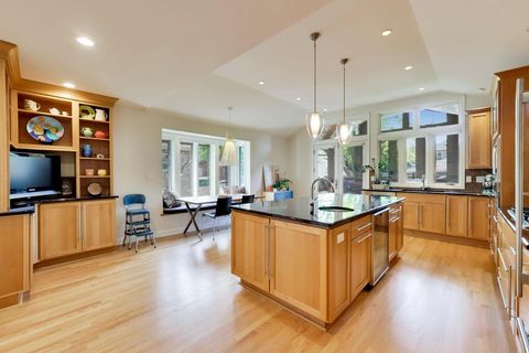 Tiny photo for 317 N Cuyler Avenue, Oak Park, IL 60302 (MLS # 12603968)