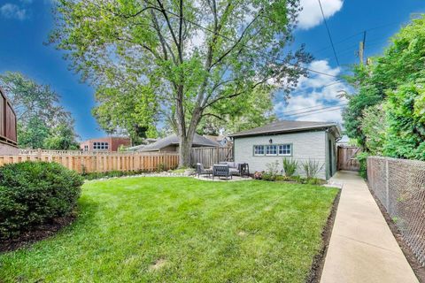 Tiny photo for 317 N Cuyler Avenue, Oak Park, IL 60302 (MLS # 12603968)