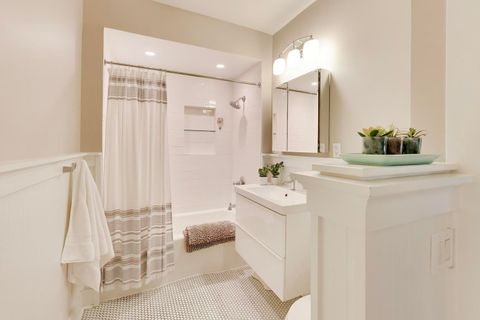 Tiny photo for 317 N Cuyler Avenue, Oak Park, IL 60302 (MLS # 12603968)